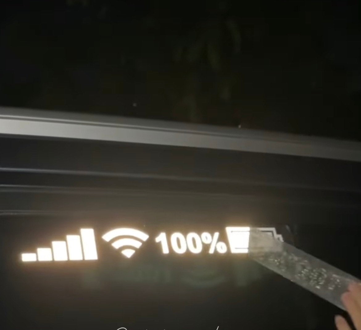 Reflective iPhone Android Wifi Status Bar Icon Signal Level Battery Charged - modifiedsix